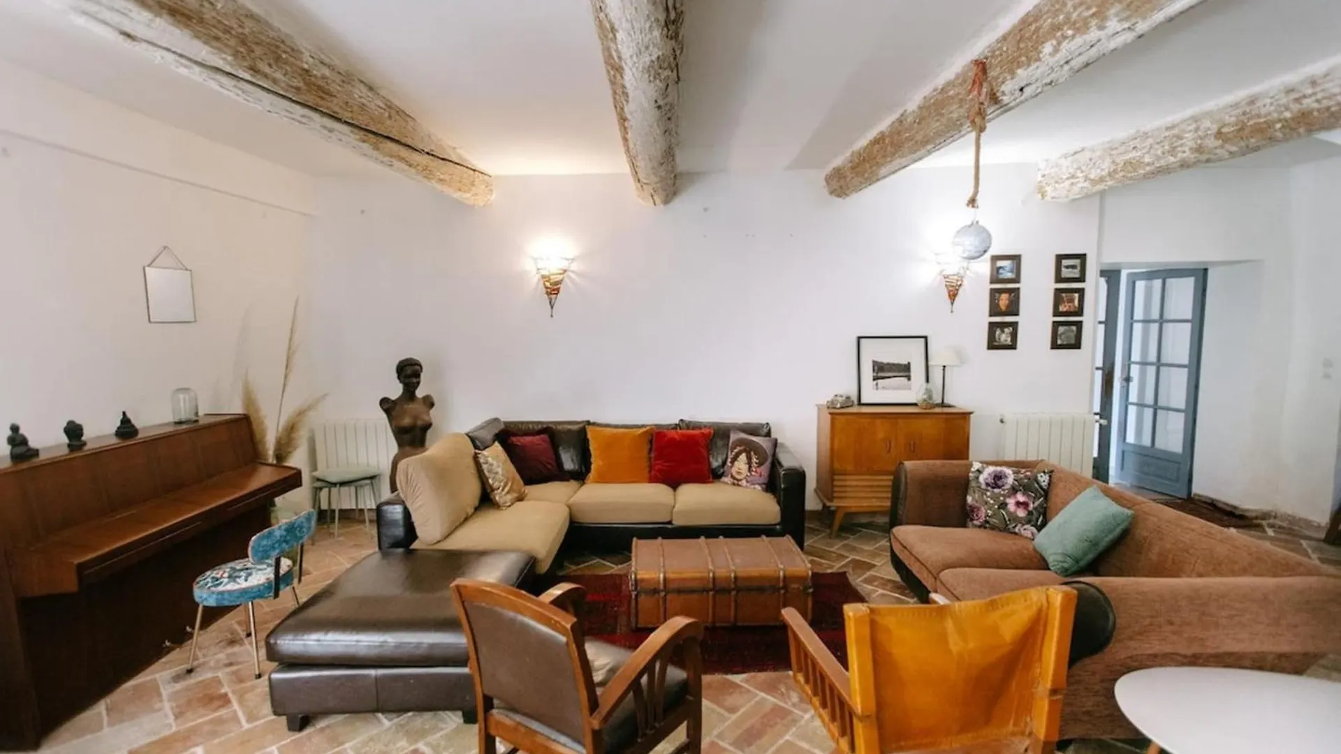 84B5 - Hibiscus Suite In An 18Th Century Provencal Farmhouse Althen-des-Paluds
